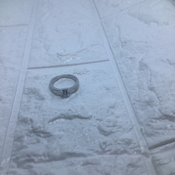 925 Sterling Sliver Crystal Ring Birthstone White Size 7 - Picture 6 of 6